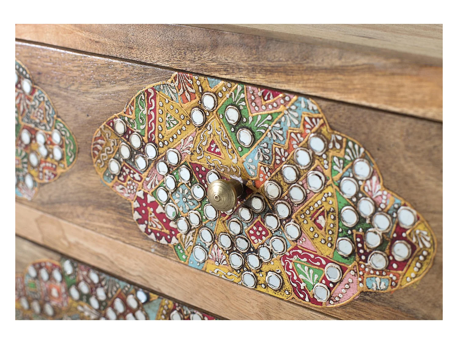 Handbemalter Nachttisch aus Mangoholz mit ethnischem Finish