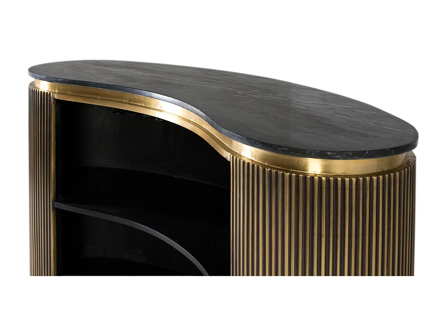 Barschrank mit geschwungener Goldfront und Ablageflächen im Inneren