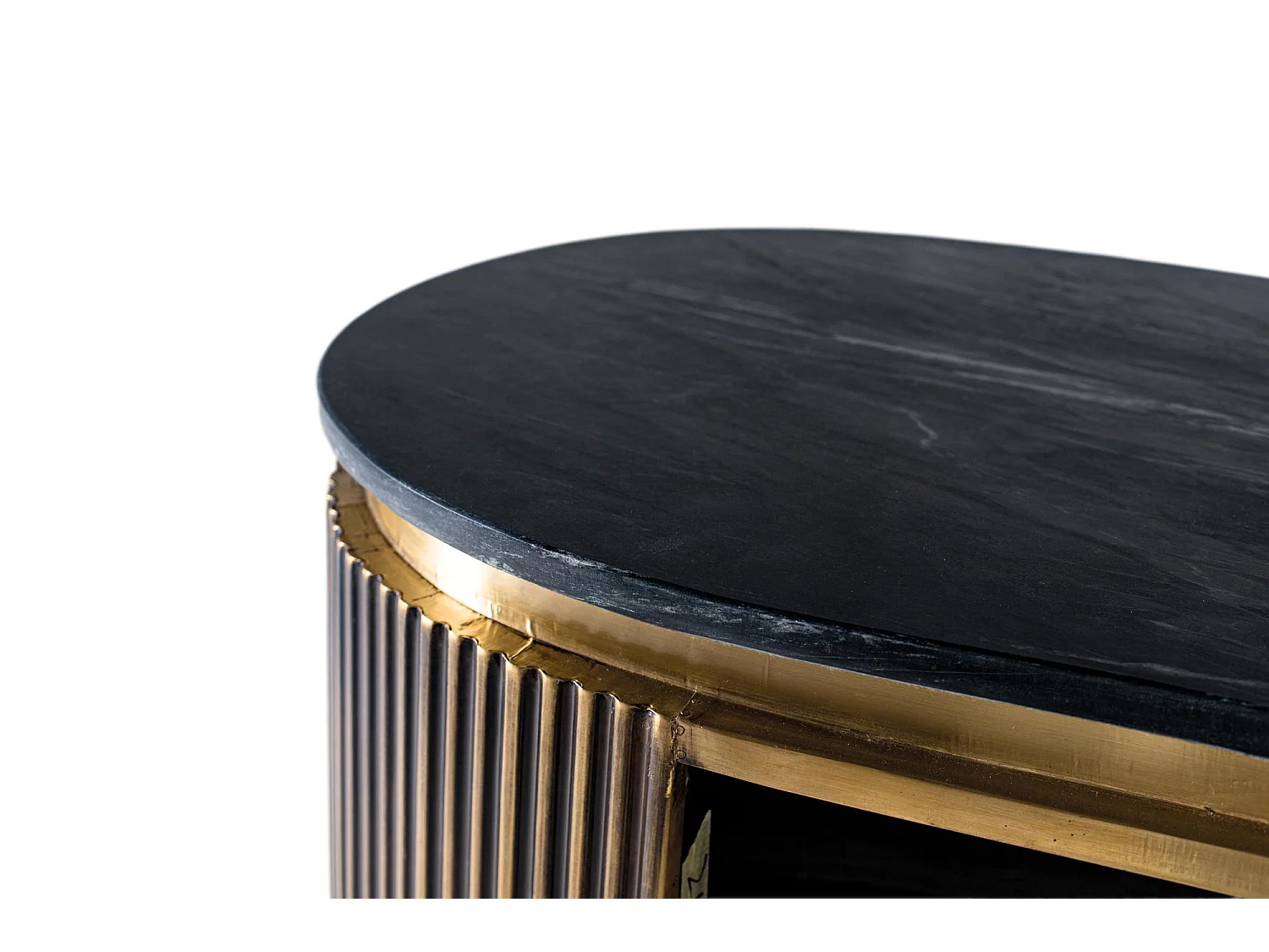 Barschrank mit geschwungener Goldfront und Ablageflächen im Inneren