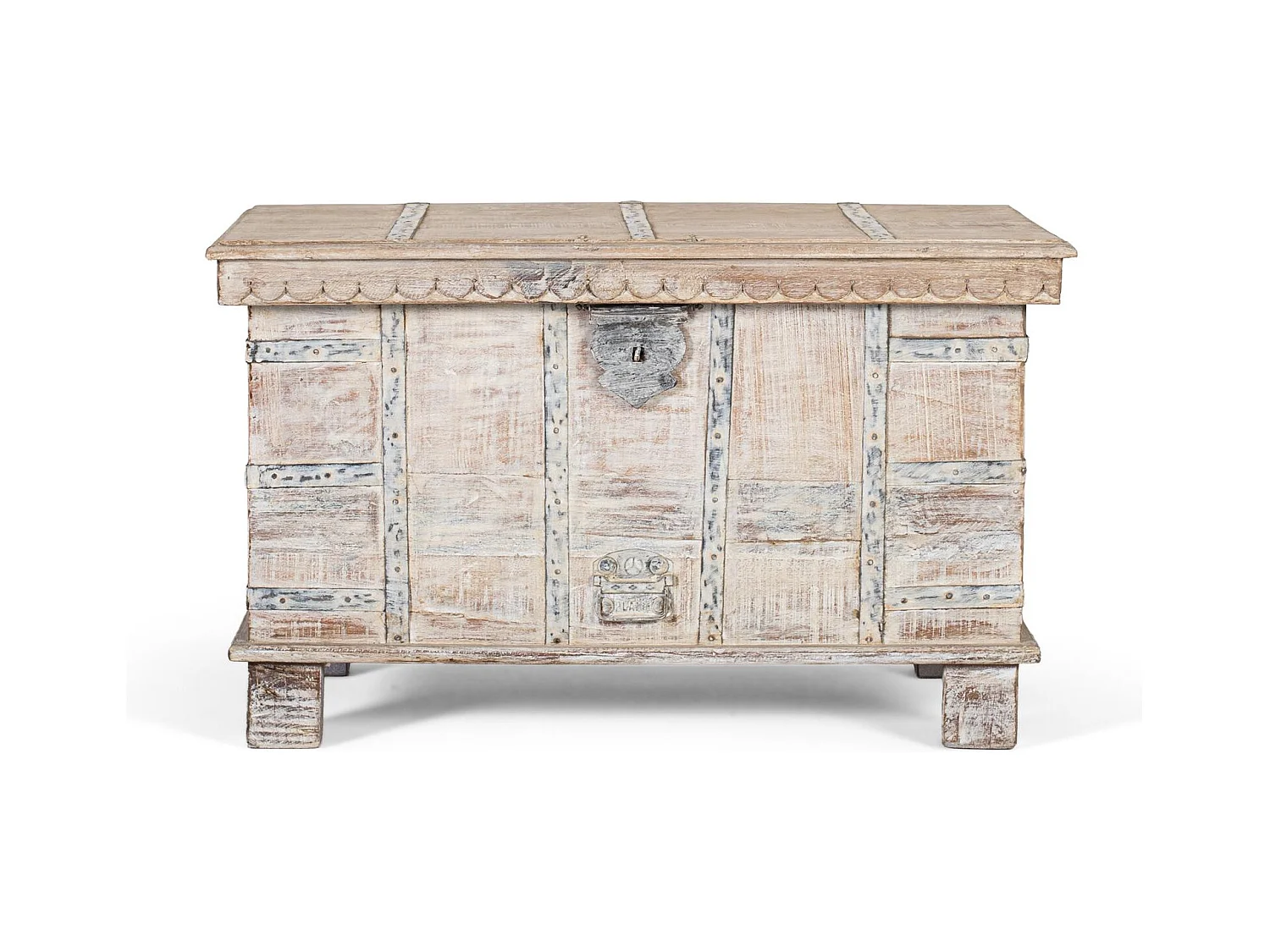 Coffre en bois avec ouverture par le haut et finition blanche décapée