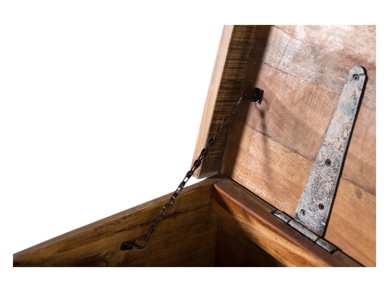 Coffre en bois avec ouverture par le haut et finition blanche décapée