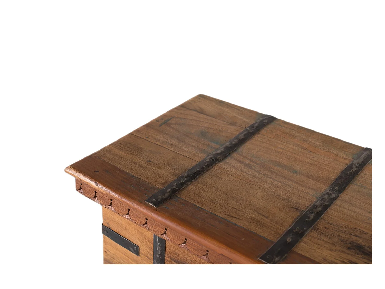 Coffre en bois recyclé avec ouverture par le haut et quincaillerie