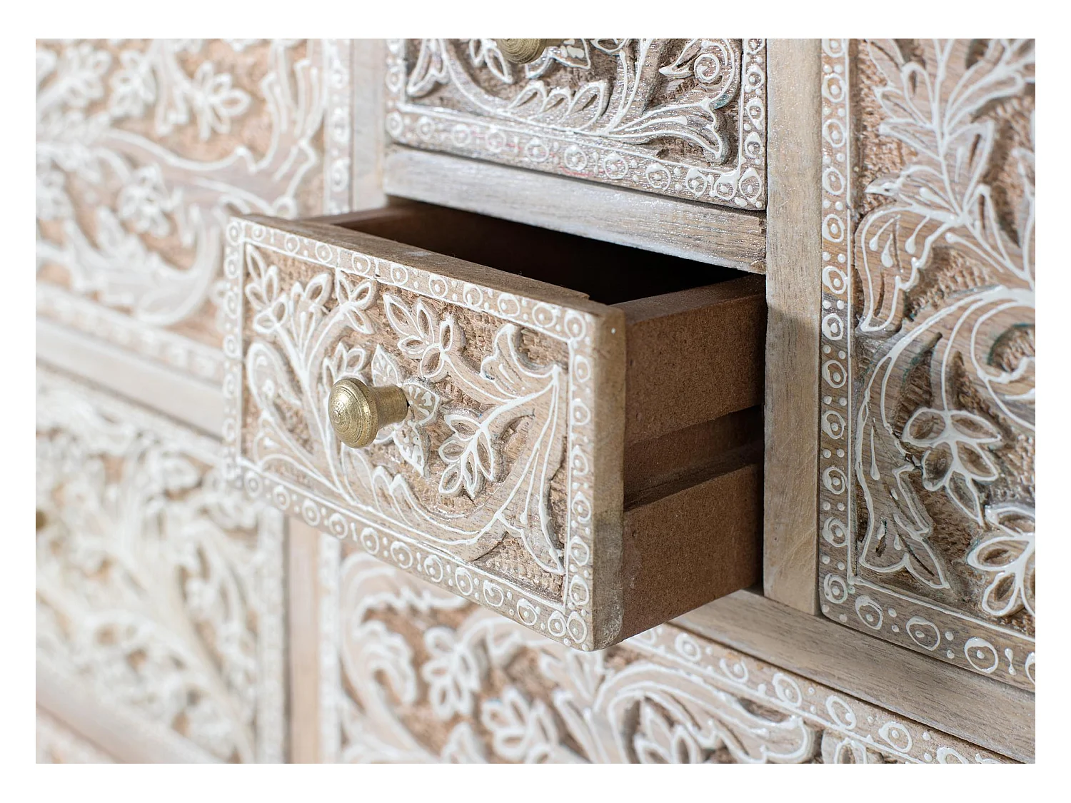 Cassettiera in legno di mango con 14 cassetti intagliati a mano