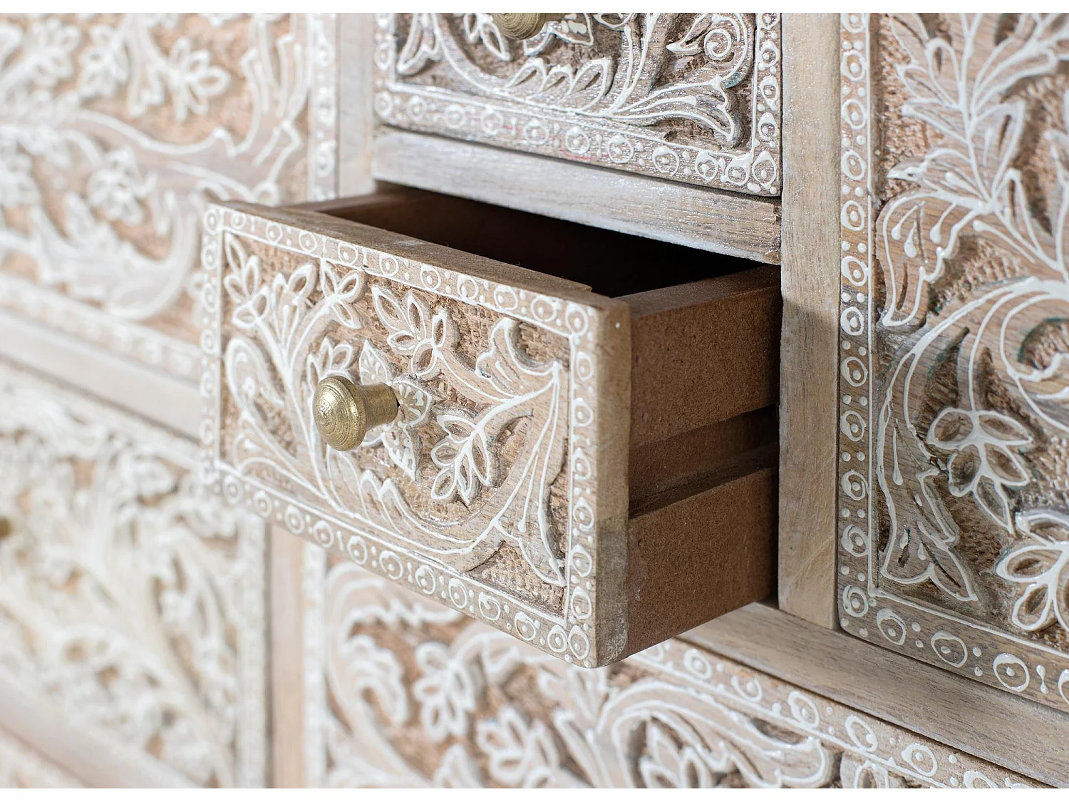 Cassettiera in legno di mango con 14 cassetti intagliati a mano