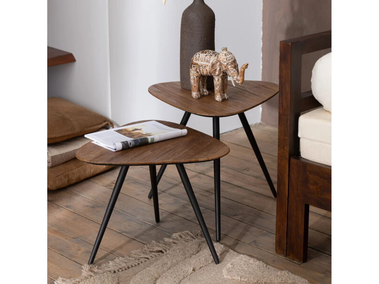 Lot de 2 Tables d'Appoint Triangles "Teck" 50cm Naturel