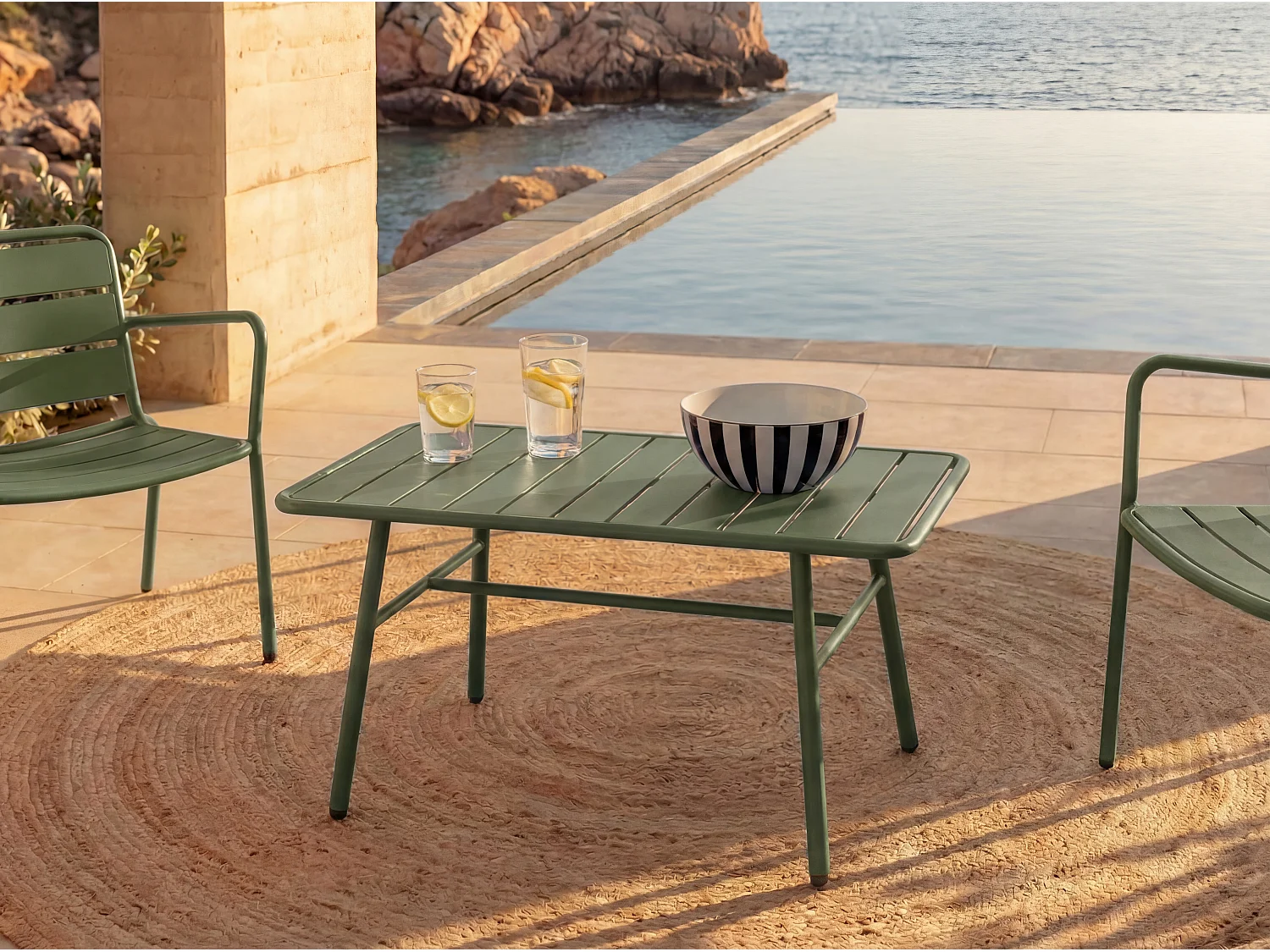 Hagebord i metall - Khaki - MIRMANDE fra MYLIA