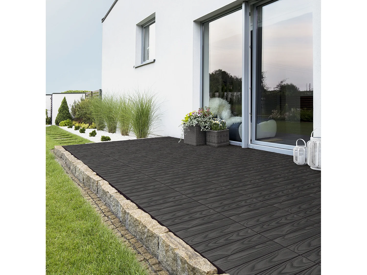 ECD Germany Baldosas para exterior de WPC antracita 30x30cm efecto madera 55 piezas para 5m² con sistema clic, losas para terraza, balcón o patio