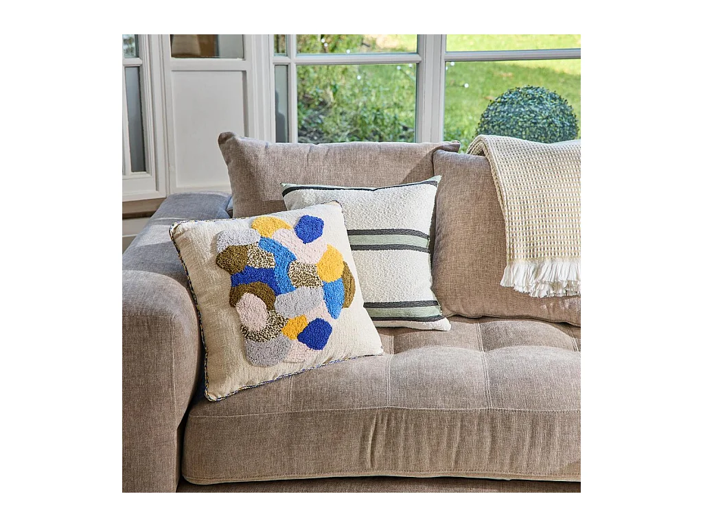 Habitat - Coussin tufté en coton - 45 x 45 cm - Vert kaki et bleu - Design by Floriane Jacques - Aubin