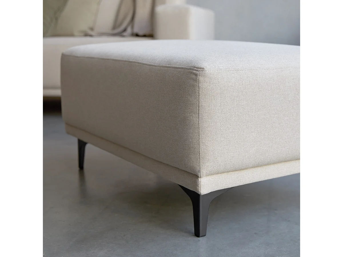 Fußhocker Lars mit ecrufarbenem Stoffbezug ,1-Sitz