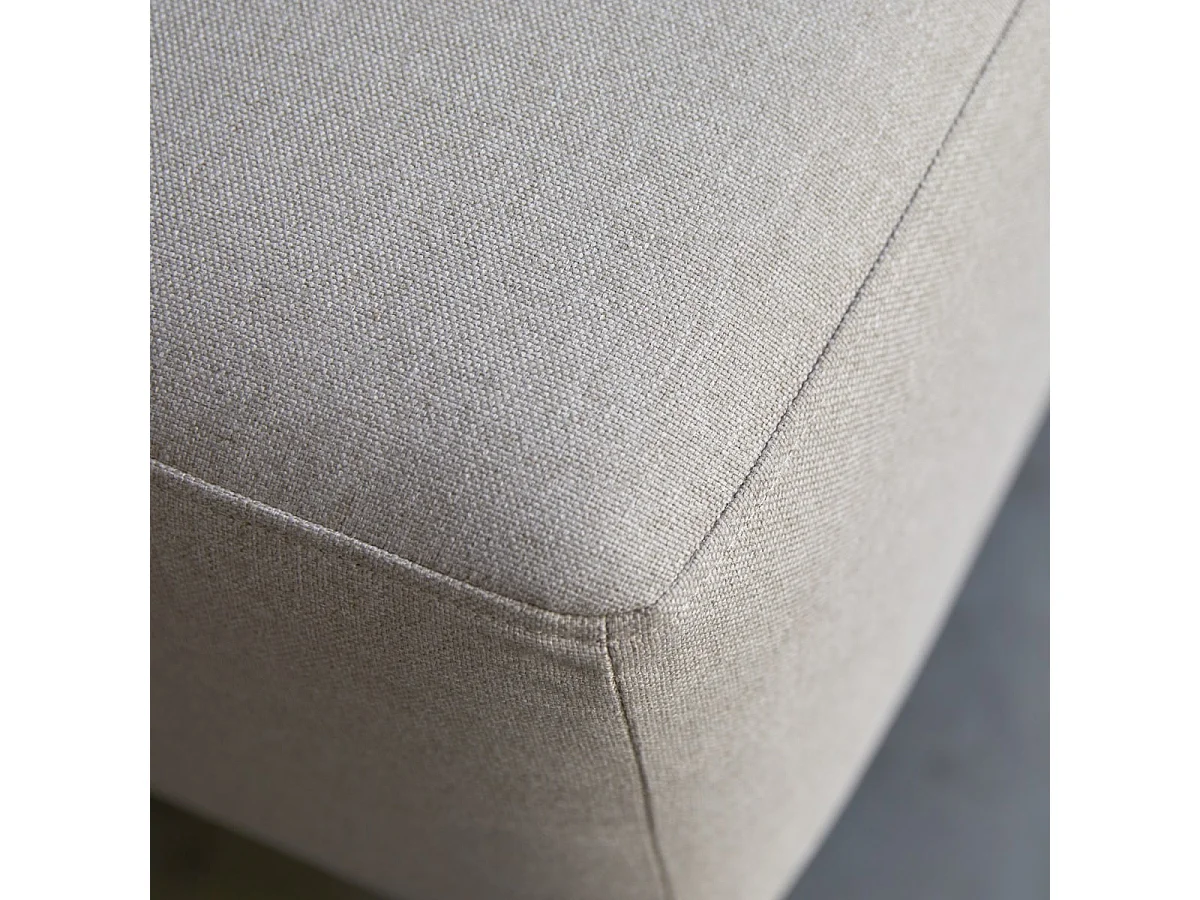 Fußhocker Lars mit ecrufarbenem Stoffbezug ,1-Sitz