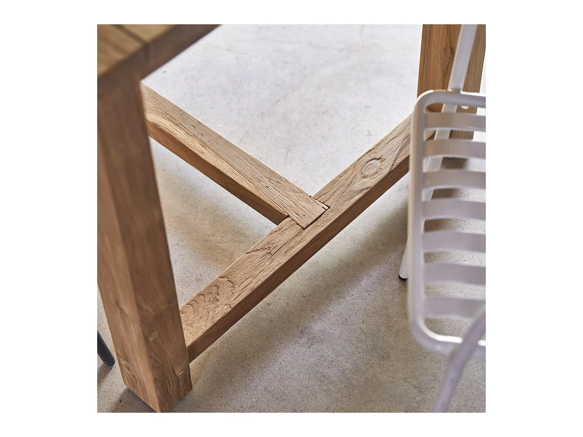 Gartentisch Teresa aus massivem, recyceltem Teakholz 200 cm