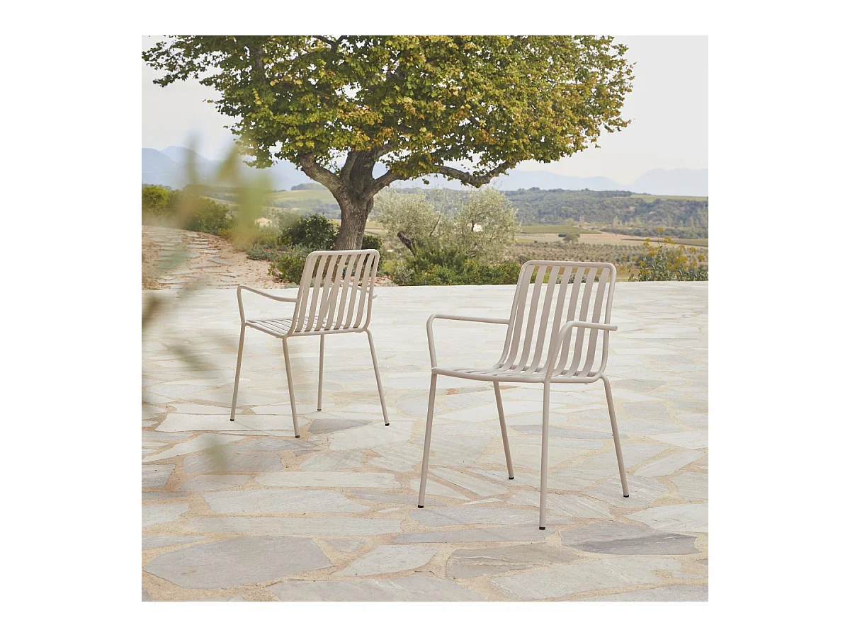 Sedia con braccioli da esterno in metallo verniciato Gaby cream