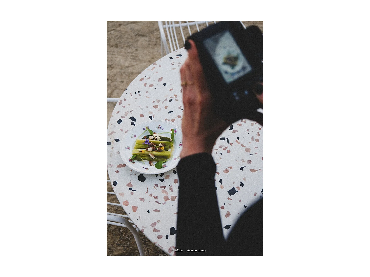 Runder Gartentisch Elio brown aus Premium-Terrazzo und Metall