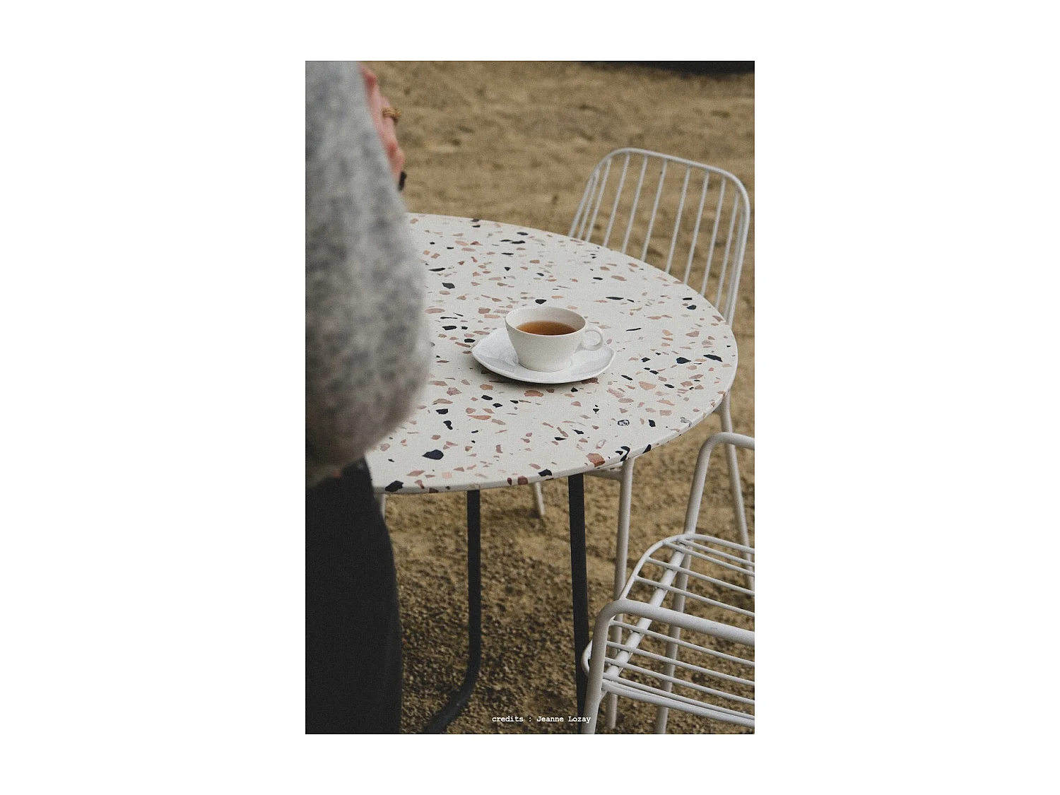 Runder Gartentisch Elio brown aus Premium-Terrazzo und Metall