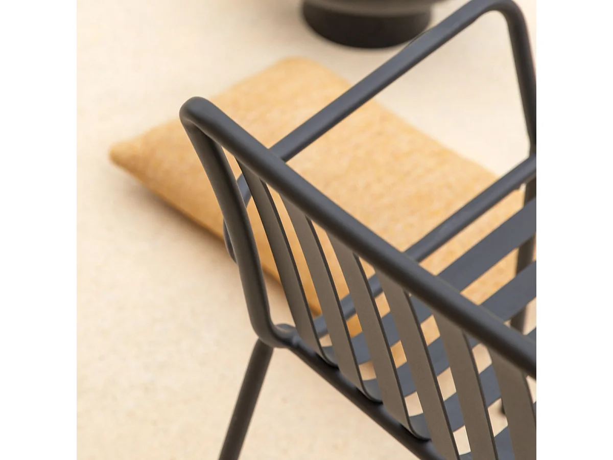 Gartensessel aus lackiertem Metall Gaby black