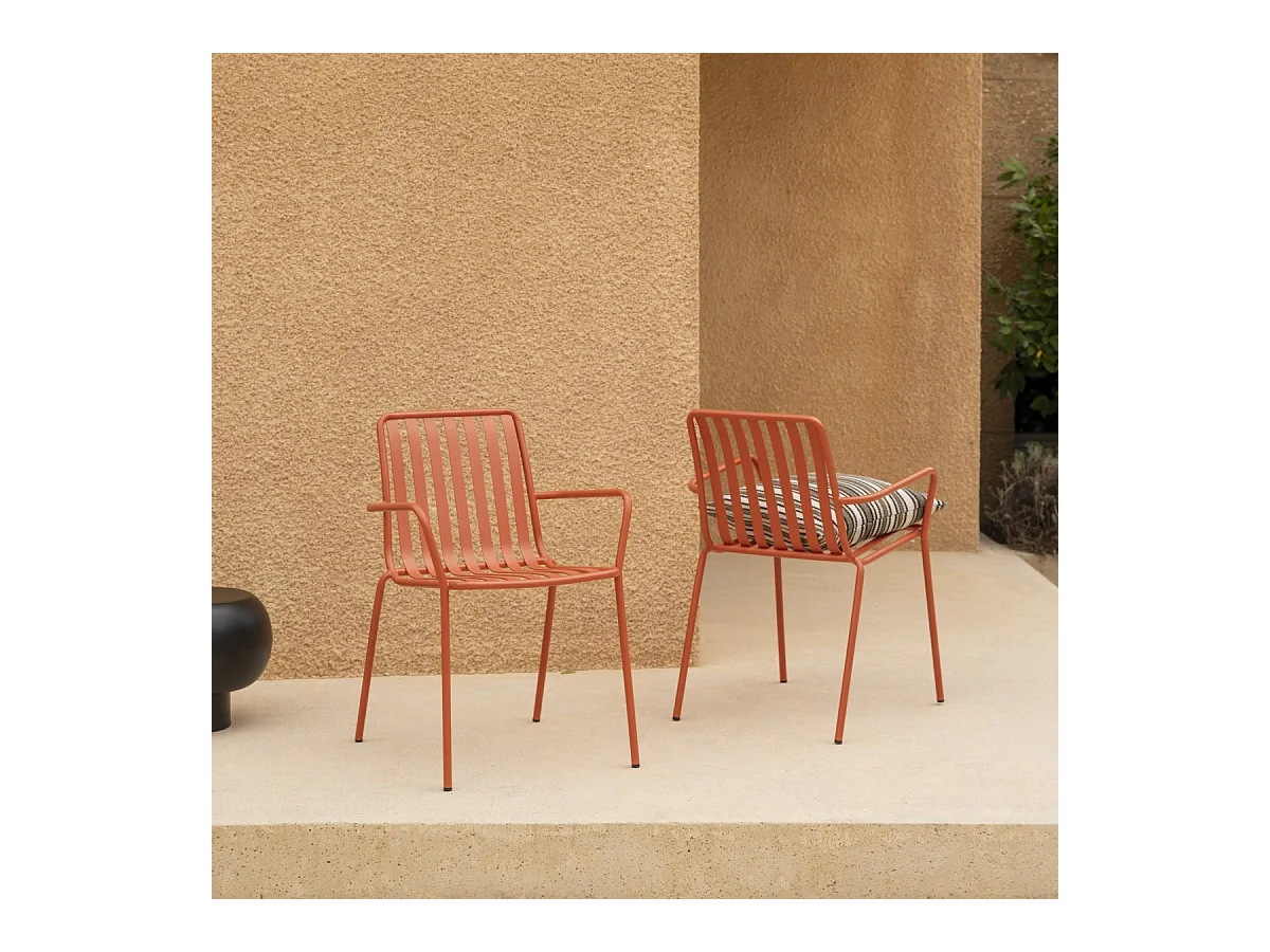 Fauteuil d'extérieur en métal peint Gaby orange