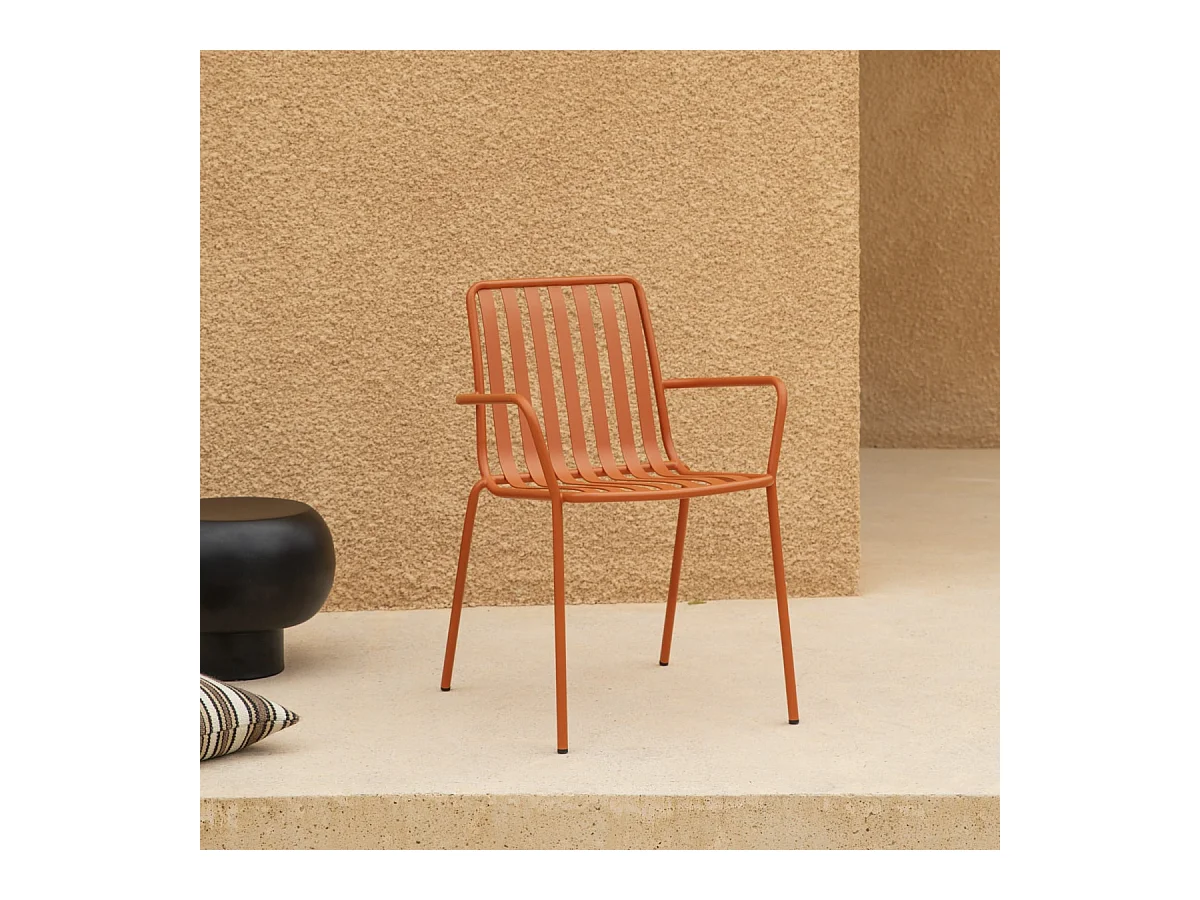 Fauteuil d'extérieur en métal peint Gaby orange