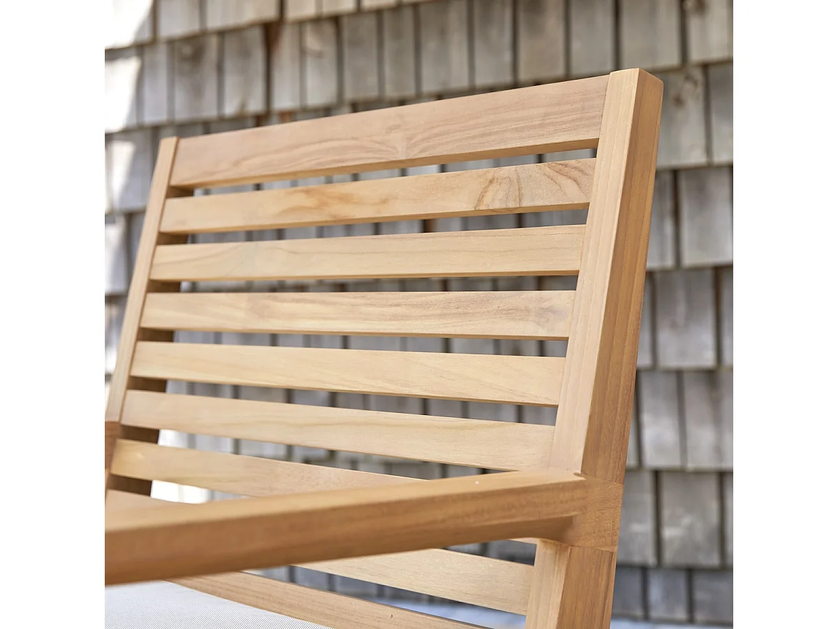 Outdoor Schaukelstuhl Leni aus massivem Teakholz