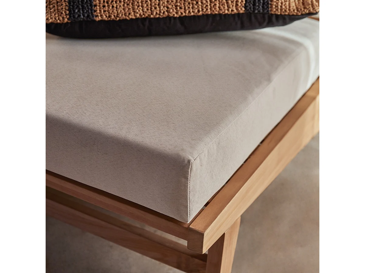 Outdoor Sessel Olia aus massivem Teakholz