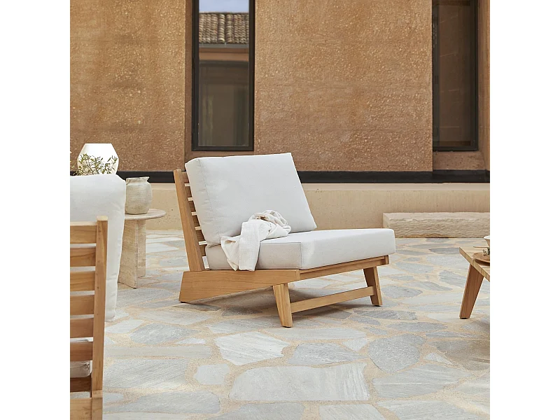 Outdoor Sessel Olia aus massivem Teakholz