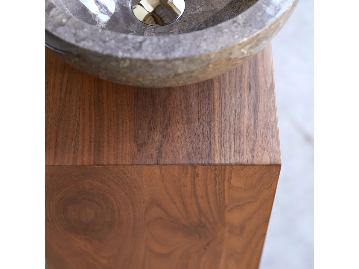 Badezimmermöbel aus Nussbaumholz 30 links