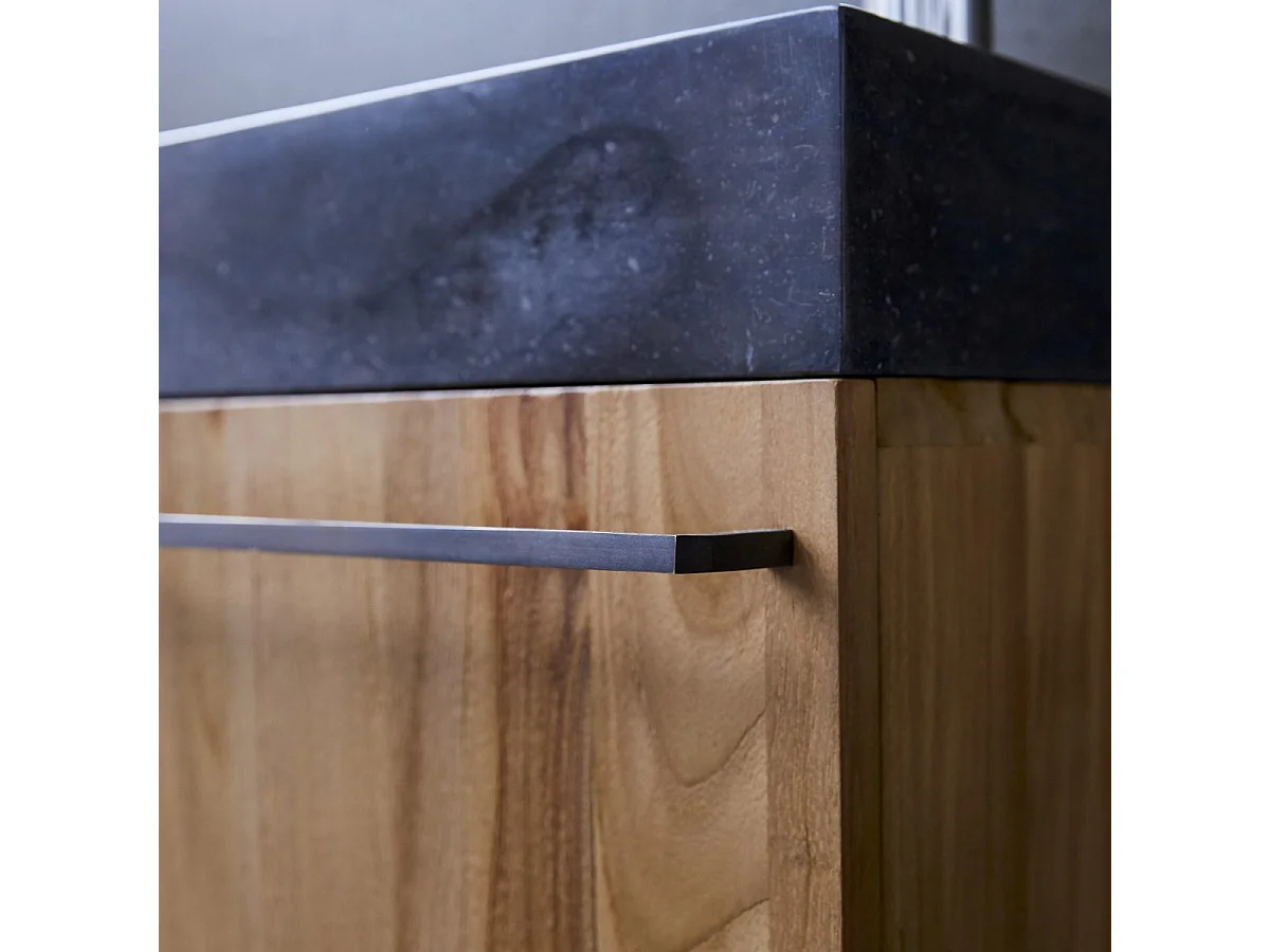 Badunterschrank hängend aus Teakholz mit schwarzem Marmorwaschbecken Stelle blac