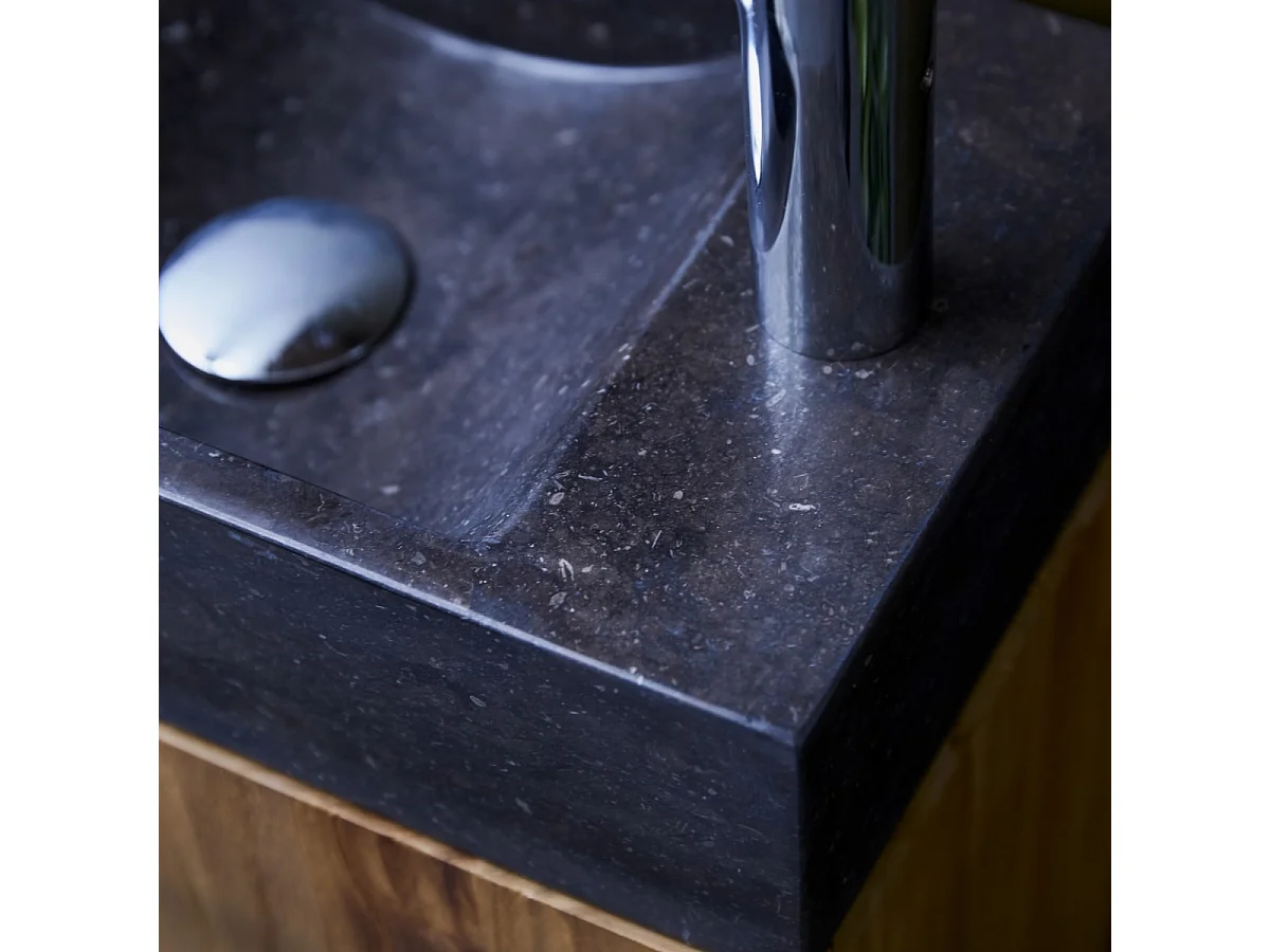 Badunterschrank hängend aus Teakholz mit schwarzem Marmorwaschbecken Stelle blac