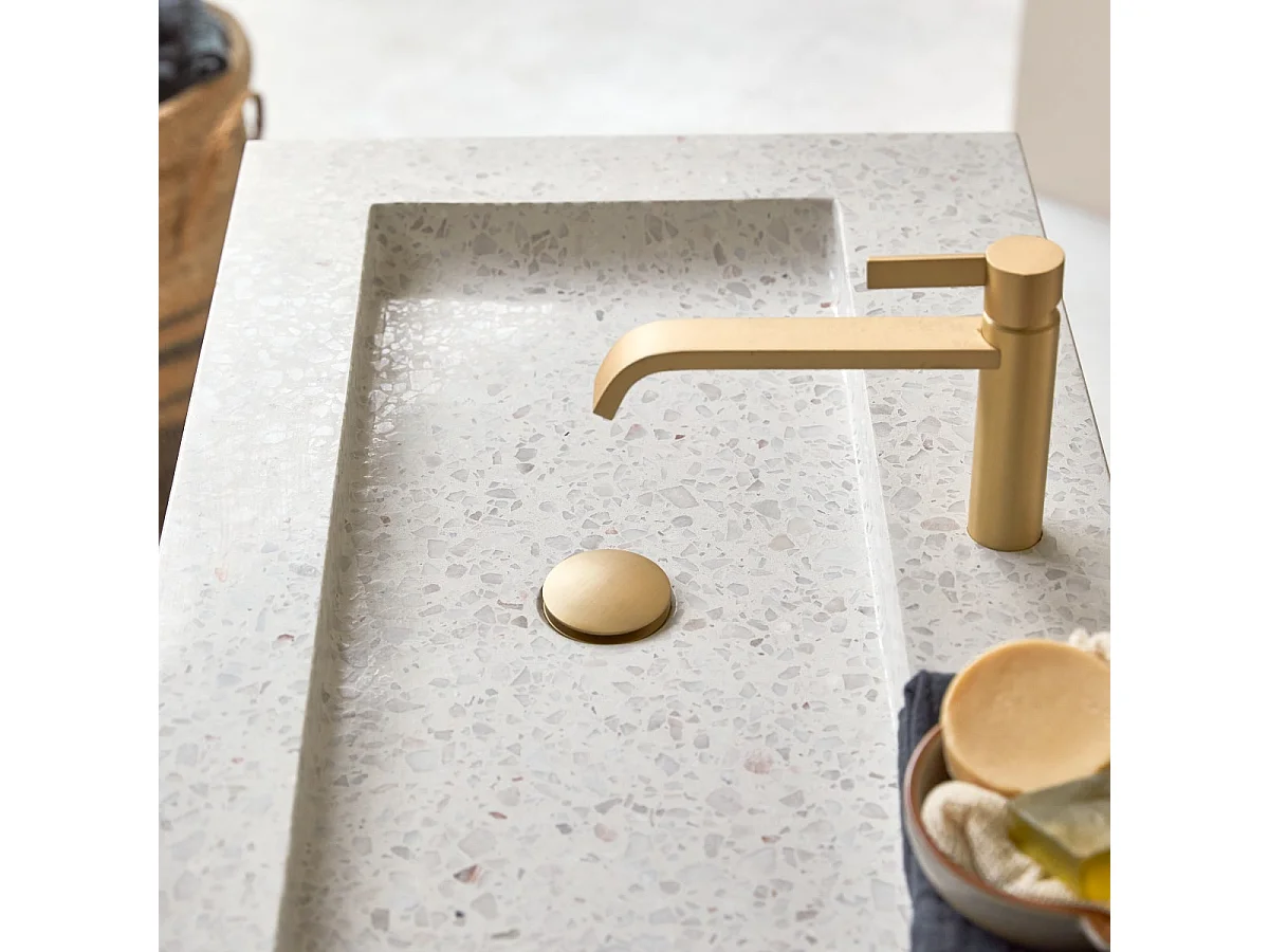 Badmöbel Nova aus massivem Eichenholz und Premium-Terrazzo Moon 80