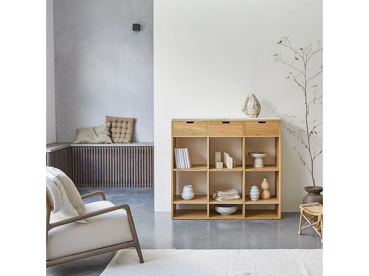 Niedriges Bücherregal Miho aus massivem Eichenholz und Premium-Terrazzo White