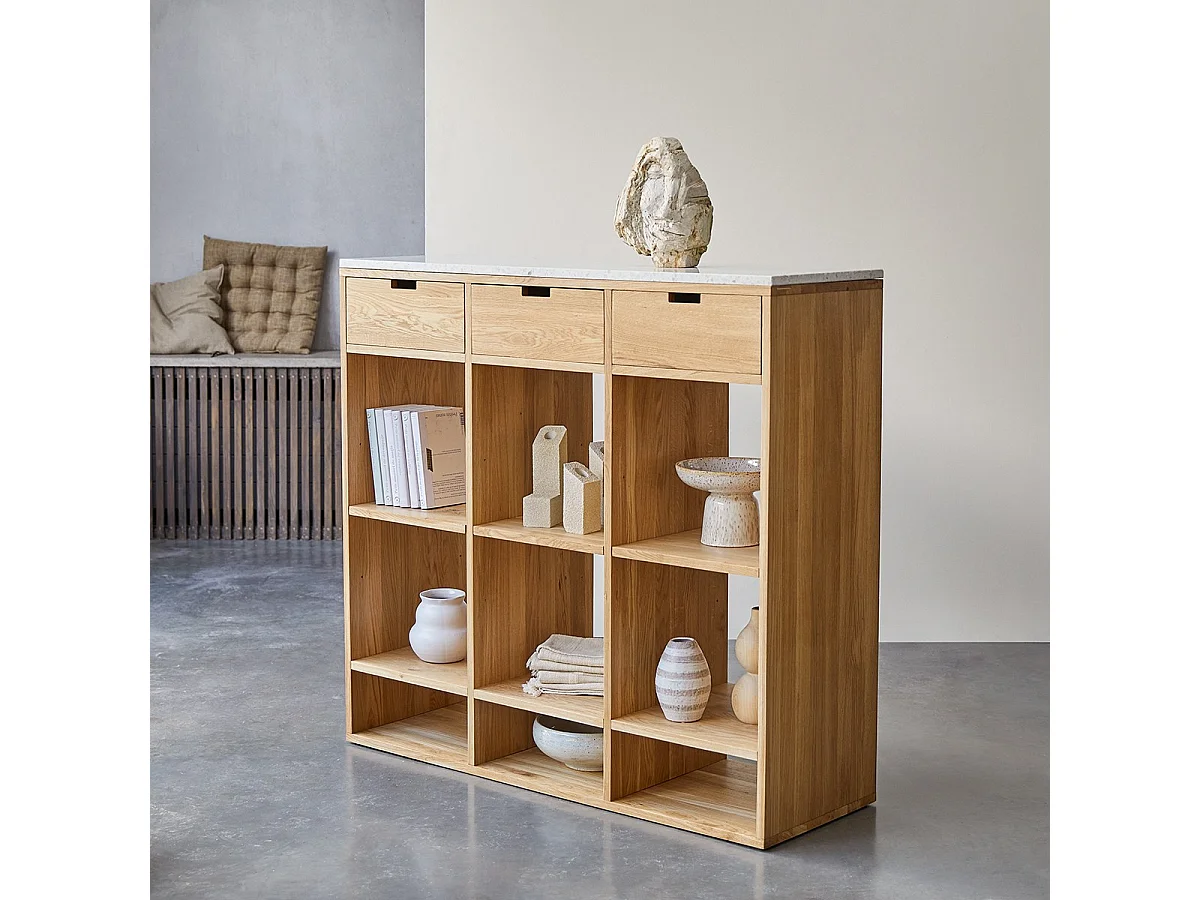 Niedriges Bücherregal Miho aus massivem Eichenholz und Premium-Terrazzo White