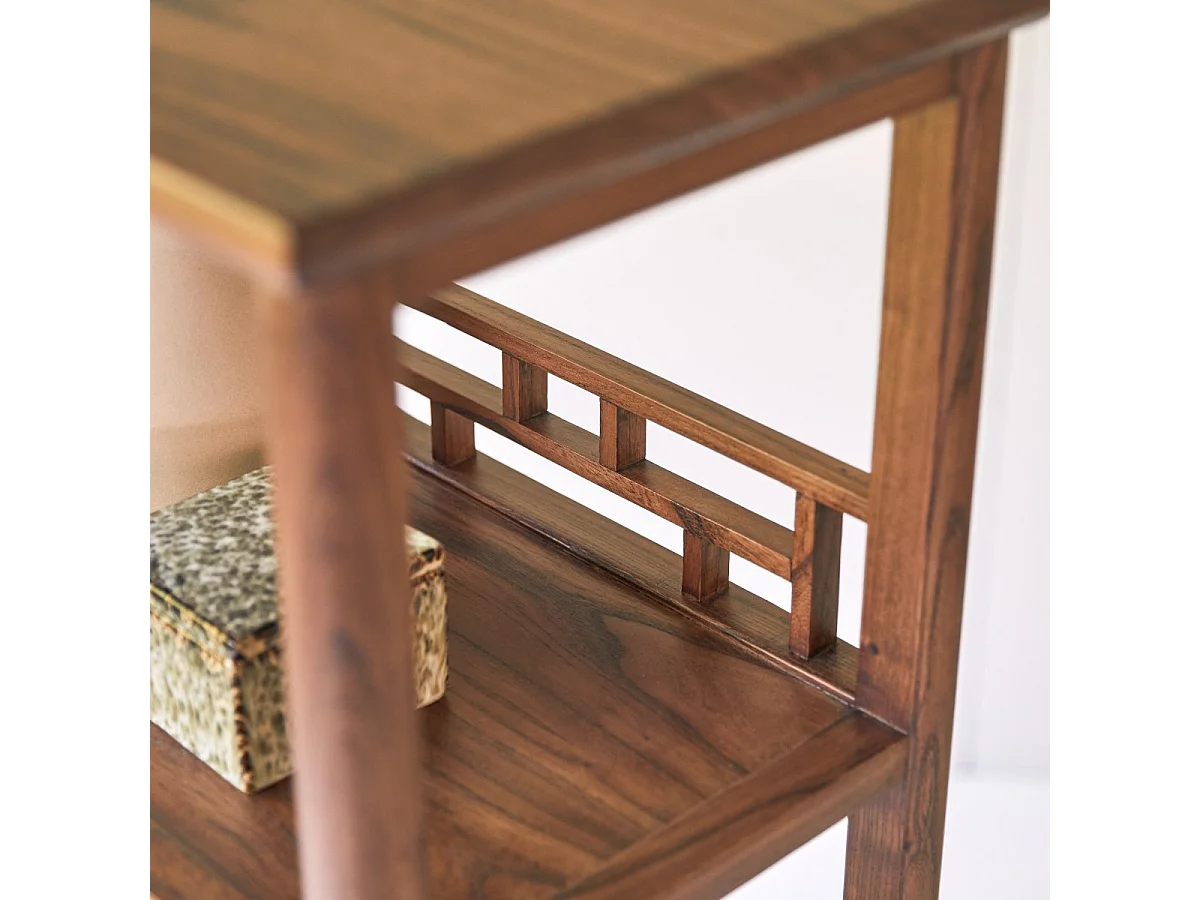 Bücherregal Ame aus massivem Ulmenholz