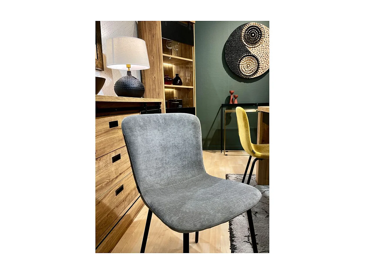 Lot de 4 chaises de repas en tissu gris clair pieds métal – ASTRID