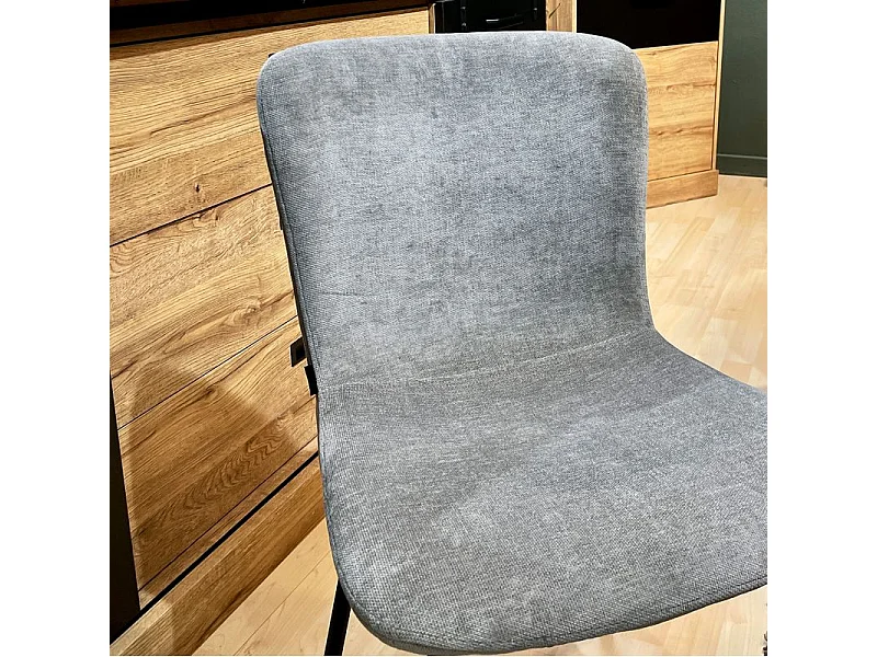 Lot de 4 chaises de repas en tissu gris clair pieds métal – ASTRID