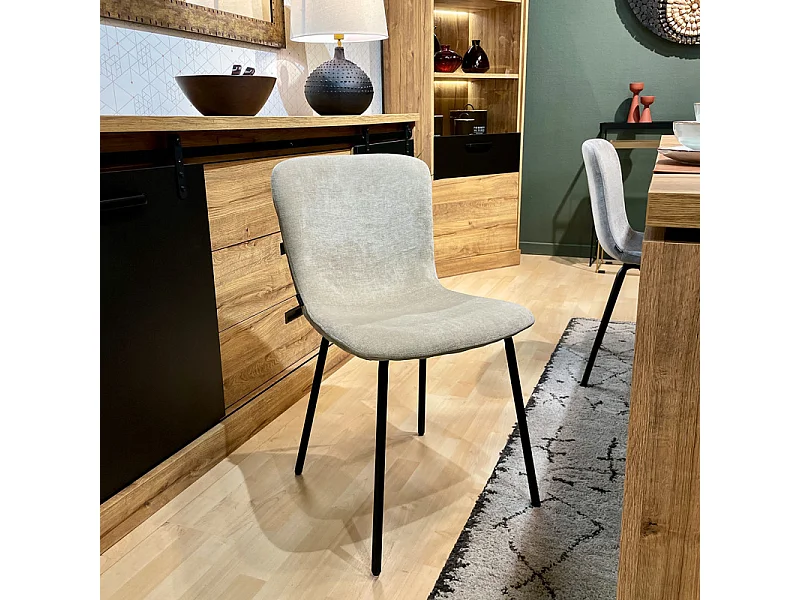 Lot de 2 chaises de repas en tissu beige et pieds métal noir – ASTRID