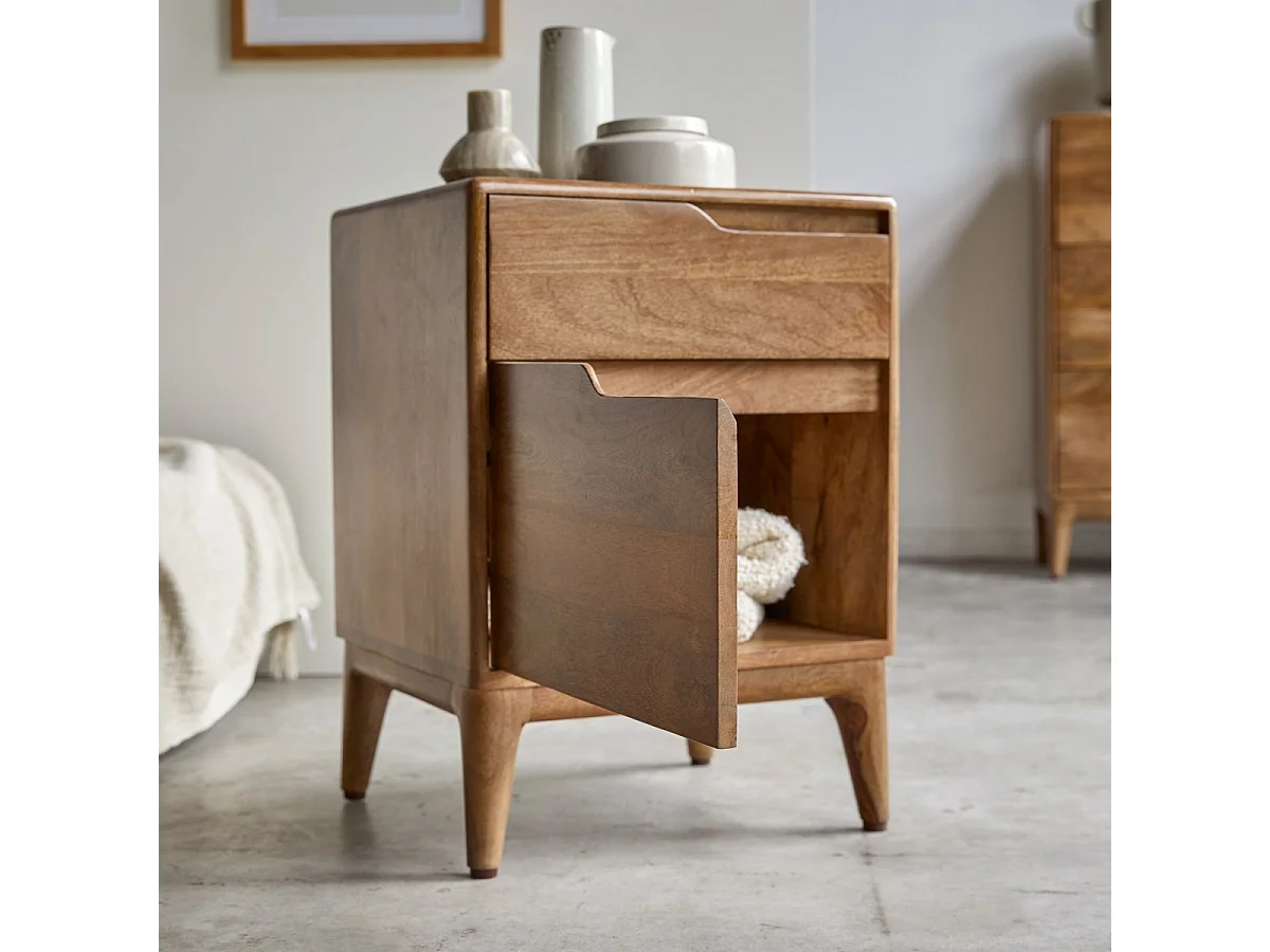 Nachttisch Gabrielle aus massivem Mangoholz