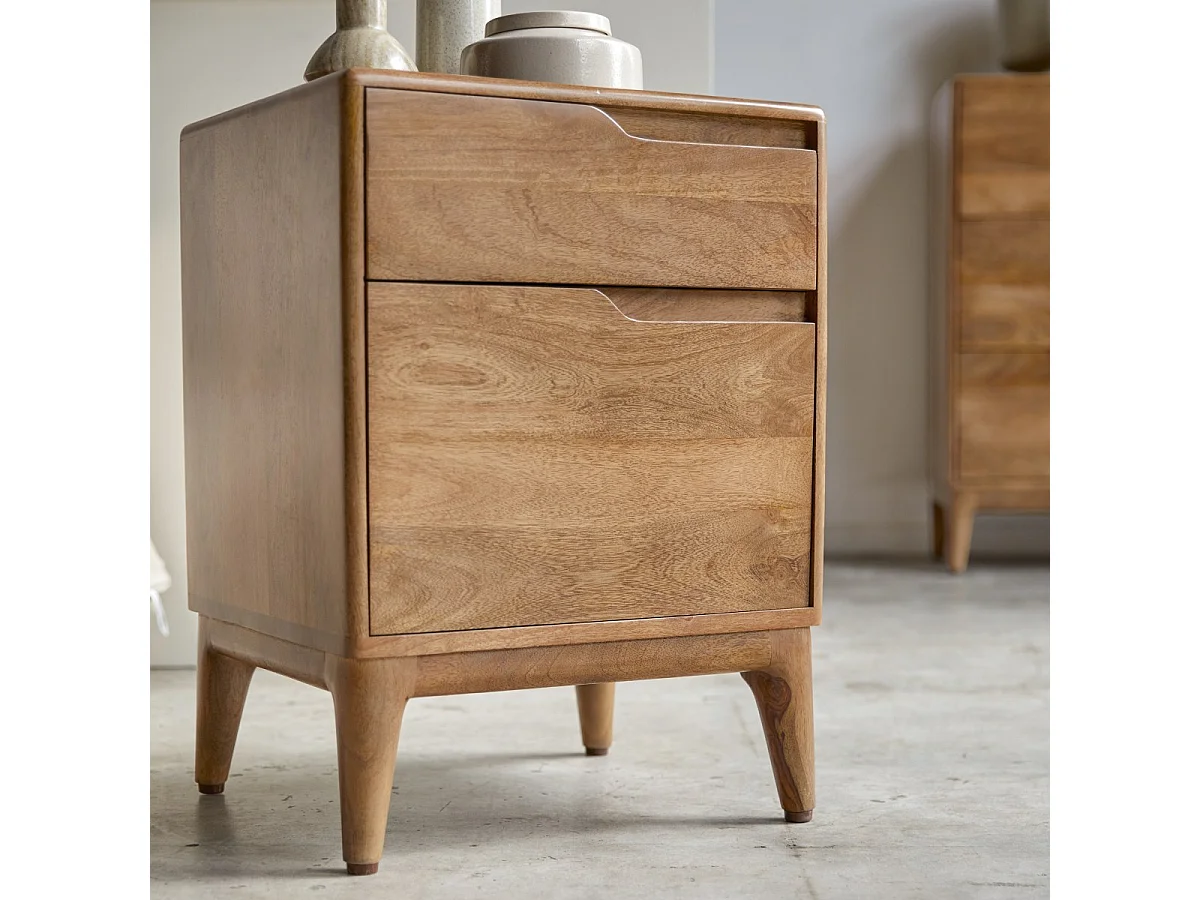 Nachttisch Gabrielle aus massivem Mangoholz