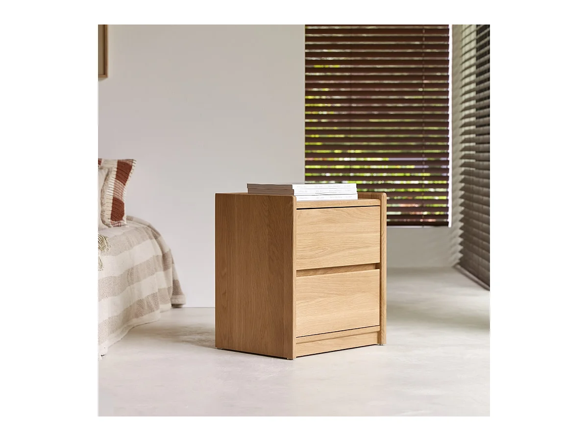 Nachttisch Arto aus massiver Eiche mit 2 Schubladen