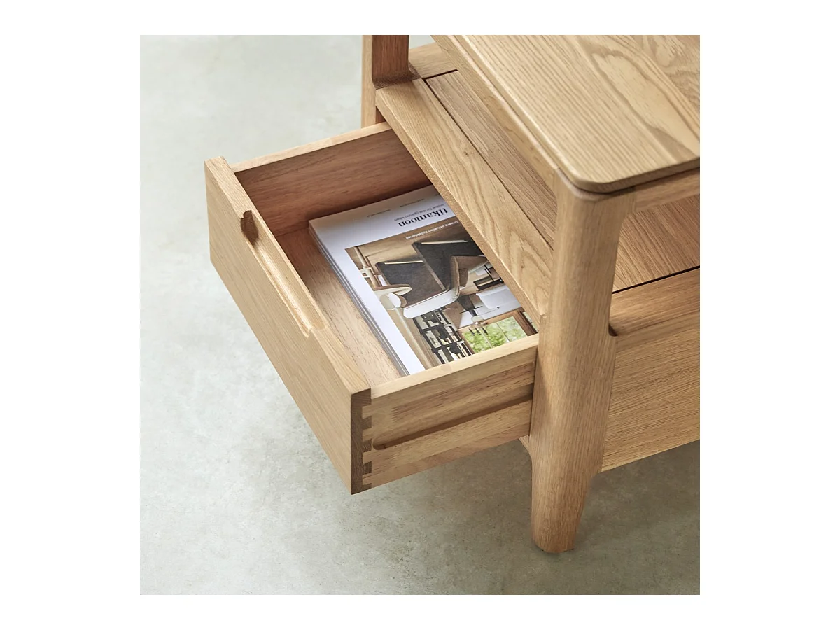 Nachttisch Arto aus massiver Eiche mit 1 Schublade