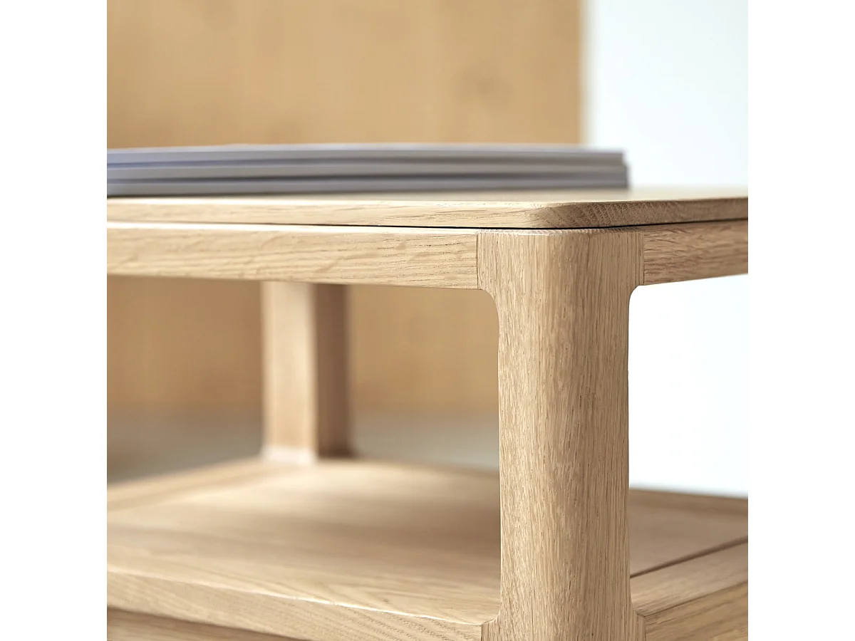 Nachttisch Arto aus massiver Eiche mit 1 Schublade