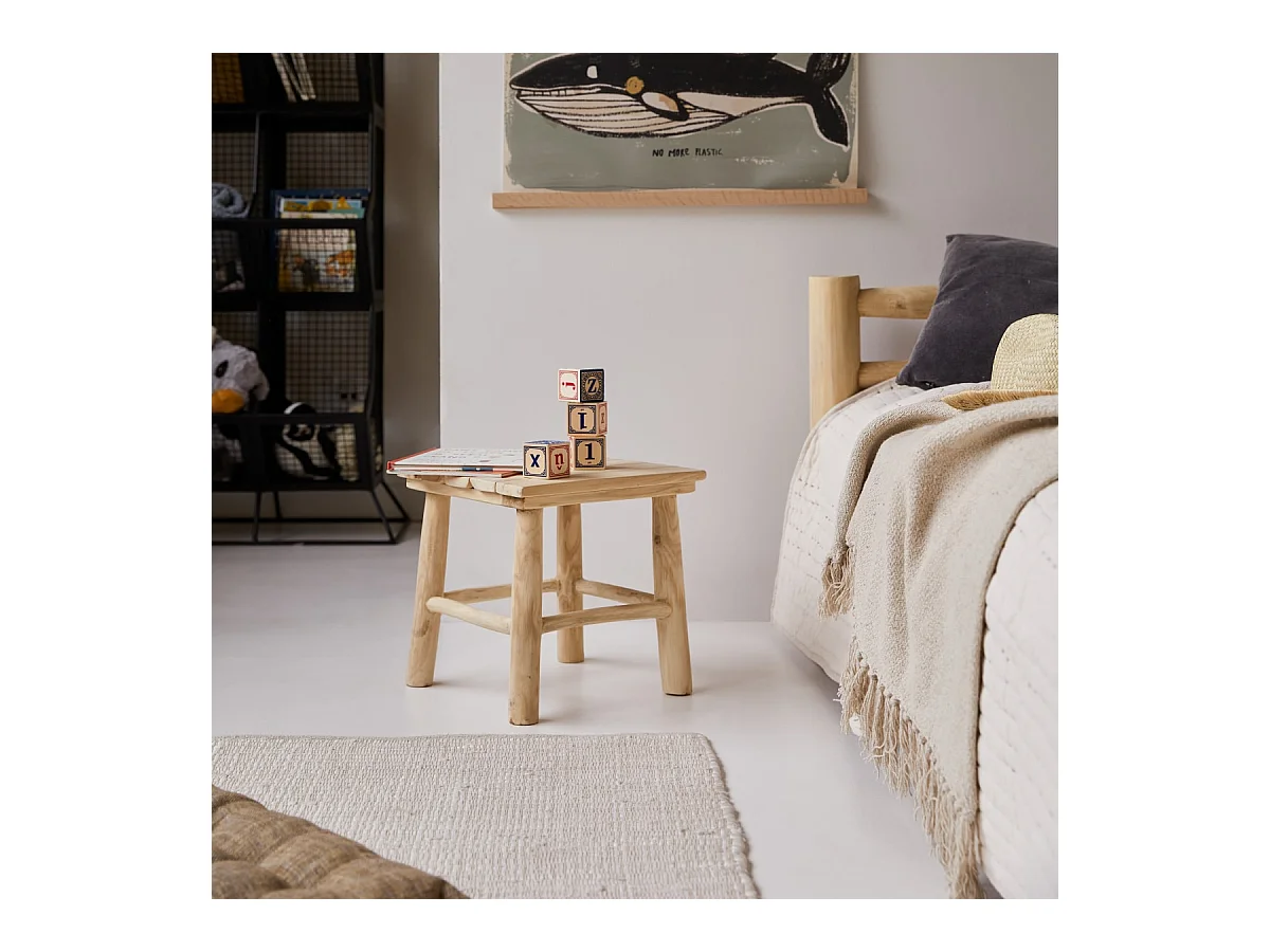 Chevet enfant en bois de teck Kilim