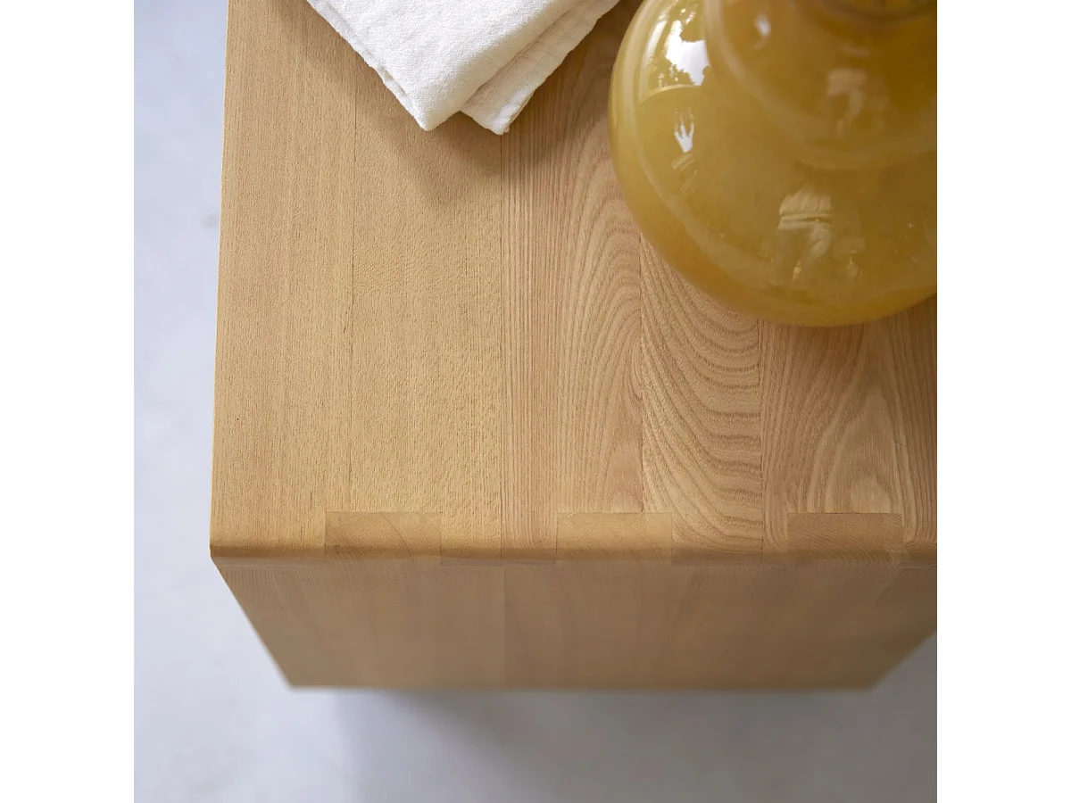 Comodino in legno di olmo e paglia di Vienna Luis