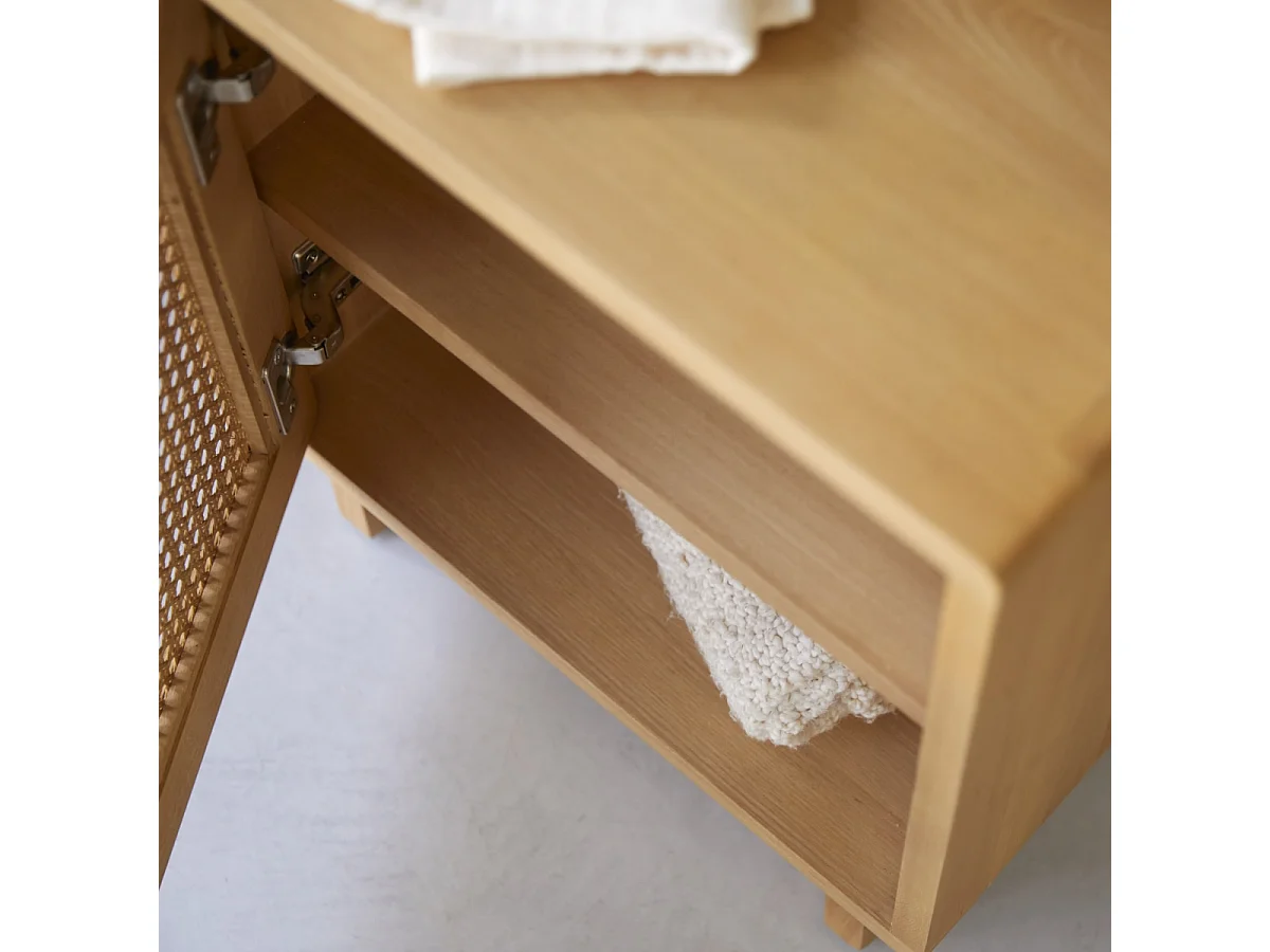 Comodino in legno di olmo e paglia di Vienna Luis