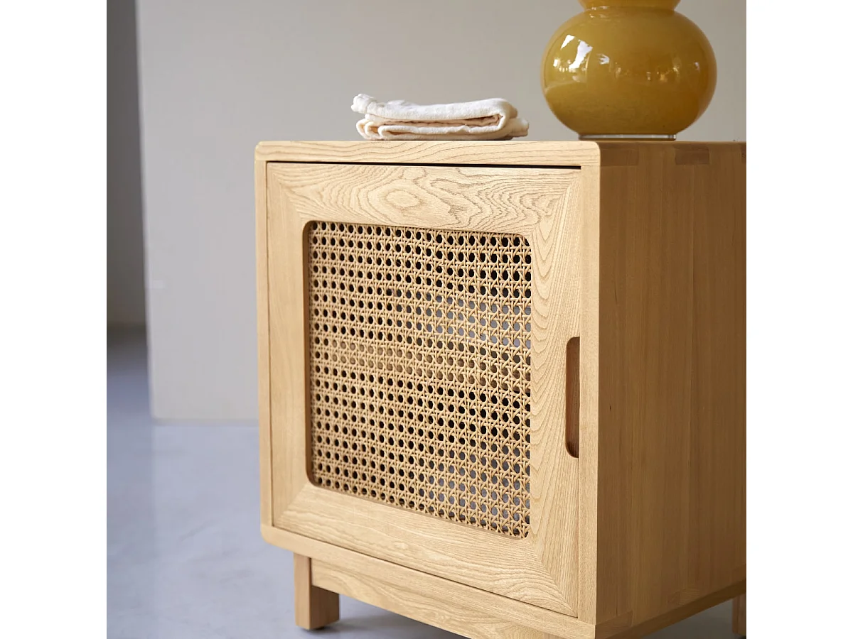 Comodino in legno di olmo e paglia di Vienna Luis