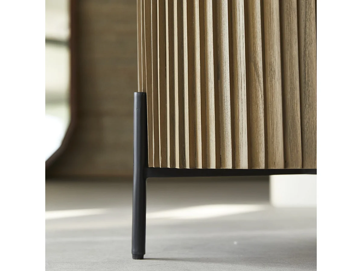 Comodino in legno di mindi Lou