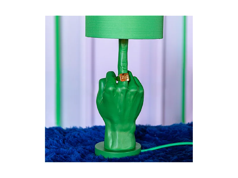 Lampe verte culottée,
