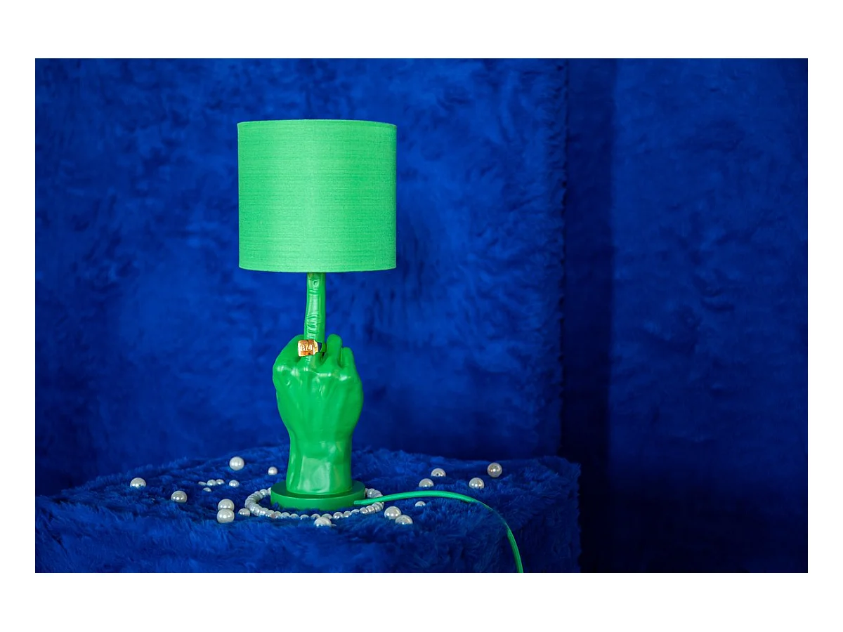 Lampe verte culottée,