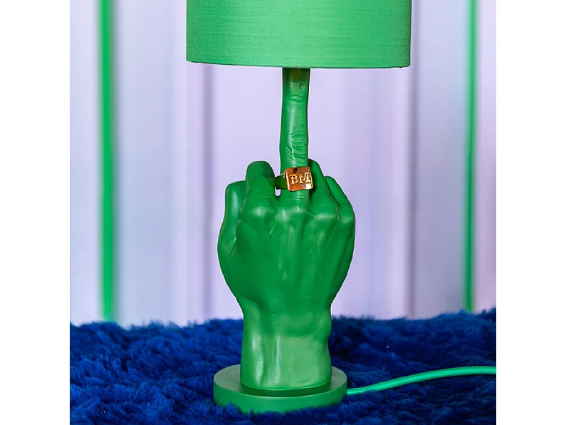 Lampe verte culottée,