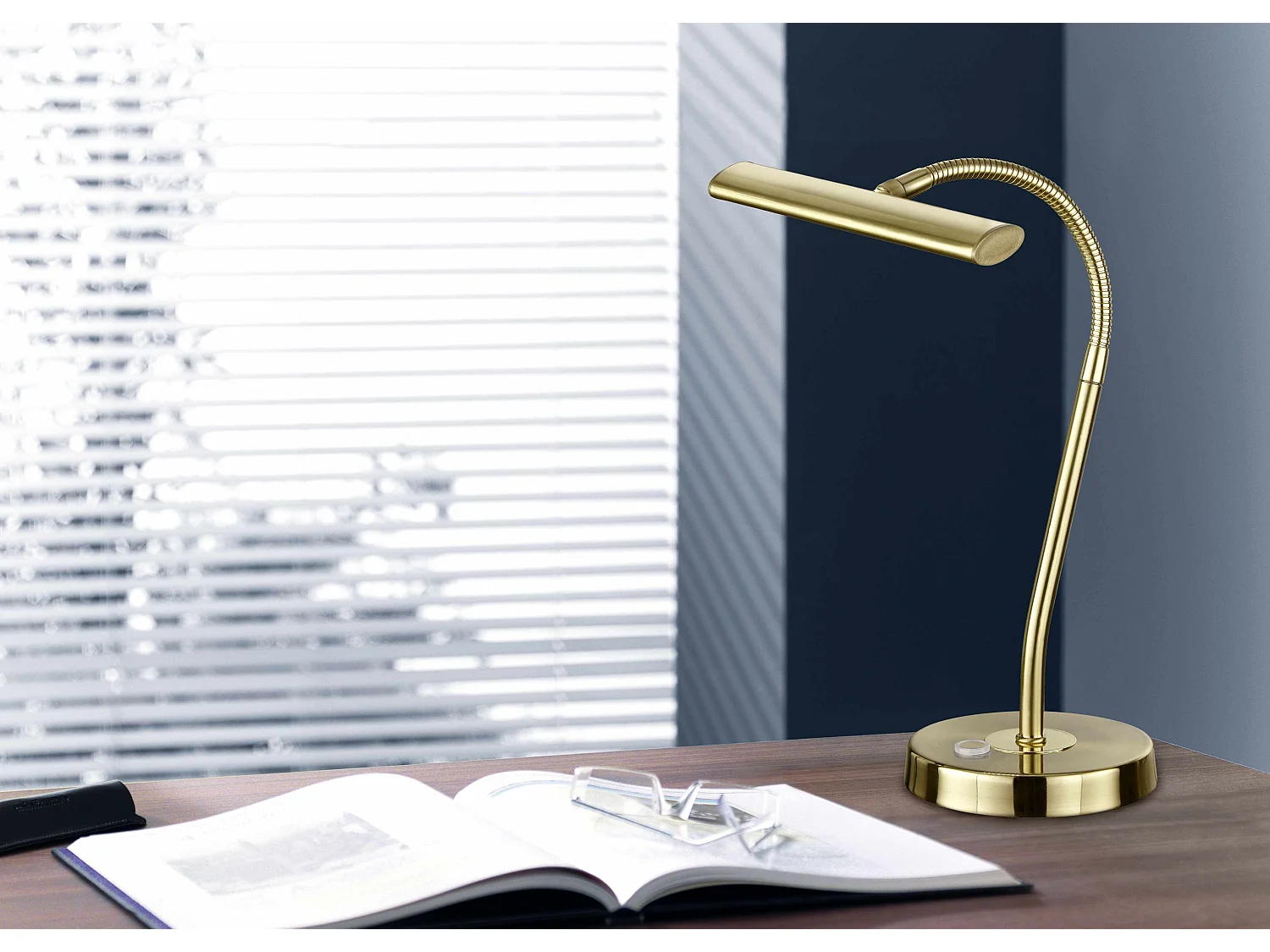 Lampe à poser en métal flexible Curtis