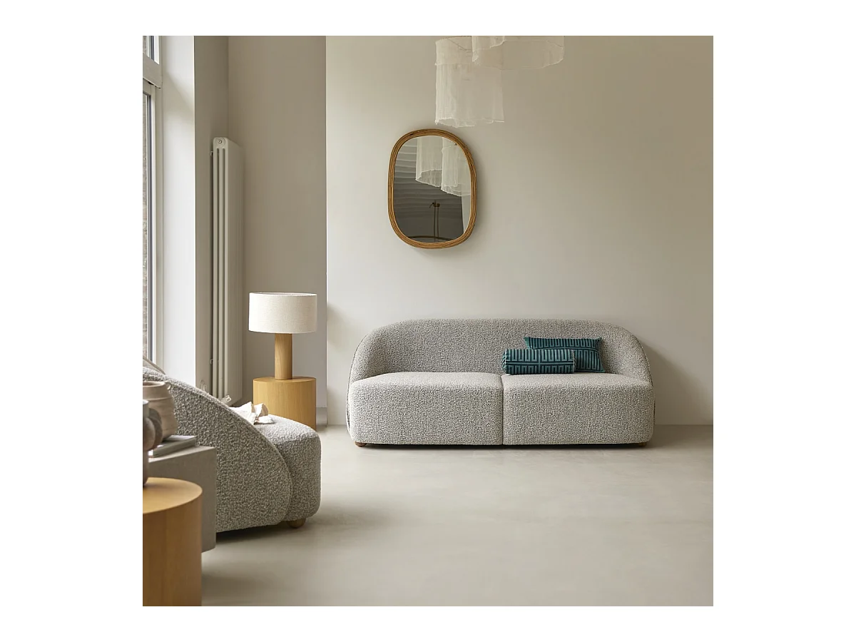 Sofa Soren aus Akazienholz mit grauem Stoffbezug