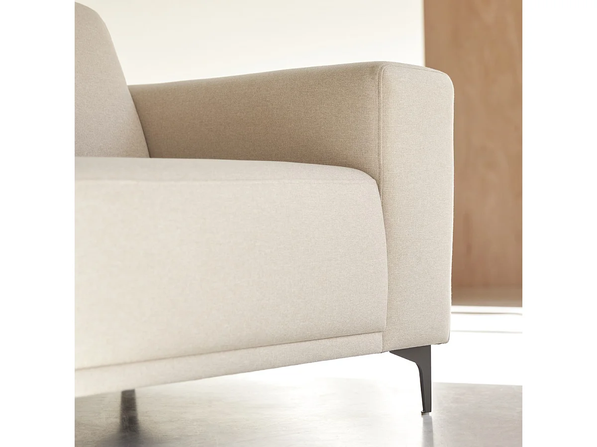 2,5-Sitzer-Sofa Lars mit ecrufarbenem Stoffbezug